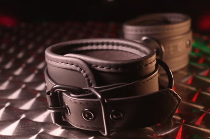 MENOTTES REDLINE — CUIR VÉGÉTALIEN & NÉOPRÈNE