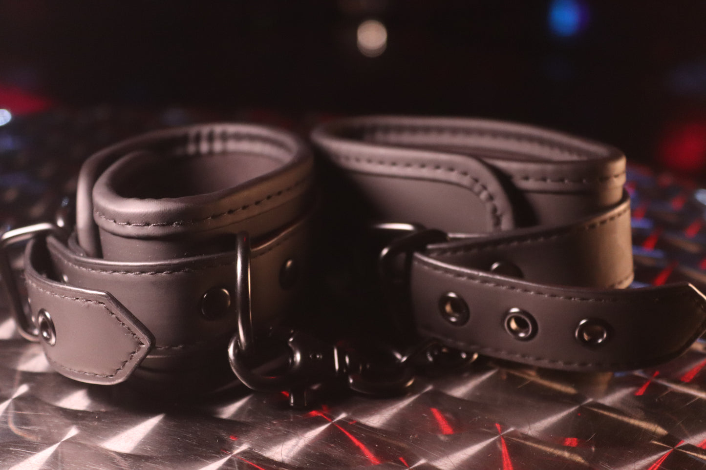 MENOTTES CHEVILLES REDLINE — CUIR VÉGÉTALIEN & DOUBLURE NÉOPRÈNE